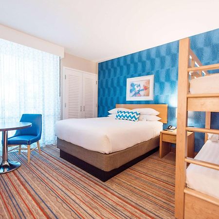 ฮาวเวิร์ด จอห์นสัน บาย วินด์แฮม แอนาไฮม์ โฮเต็ล แอนด์ วอเตอร์ เพลย์กราวด์ Hotel ภายนอก รูปภาพ