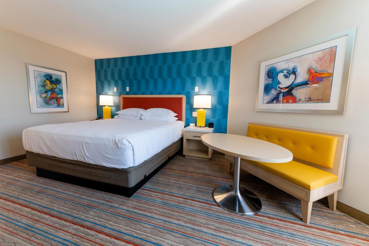 ฮาวเวิร์ด จอห์นสัน บาย วินด์แฮม แอนาไฮม์ โฮเต็ล แอนด์ วอเตอร์ เพลย์กราวด์ Hotel ภายนอก รูปภาพ