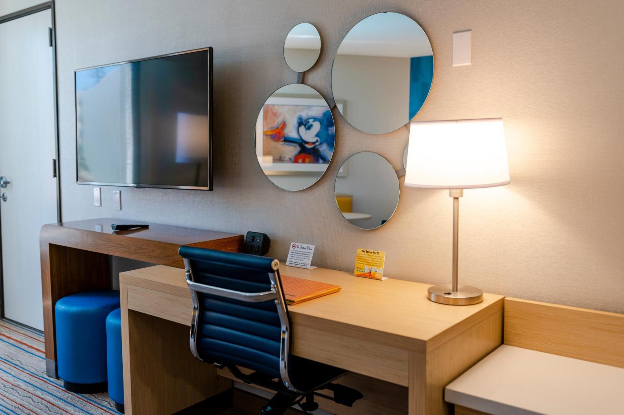 ฮาวเวิร์ด จอห์นสัน บาย วินด์แฮม แอนาไฮม์ โฮเต็ล แอนด์ วอเตอร์ เพลย์กราวด์ Hotel ภายนอก รูปภาพ