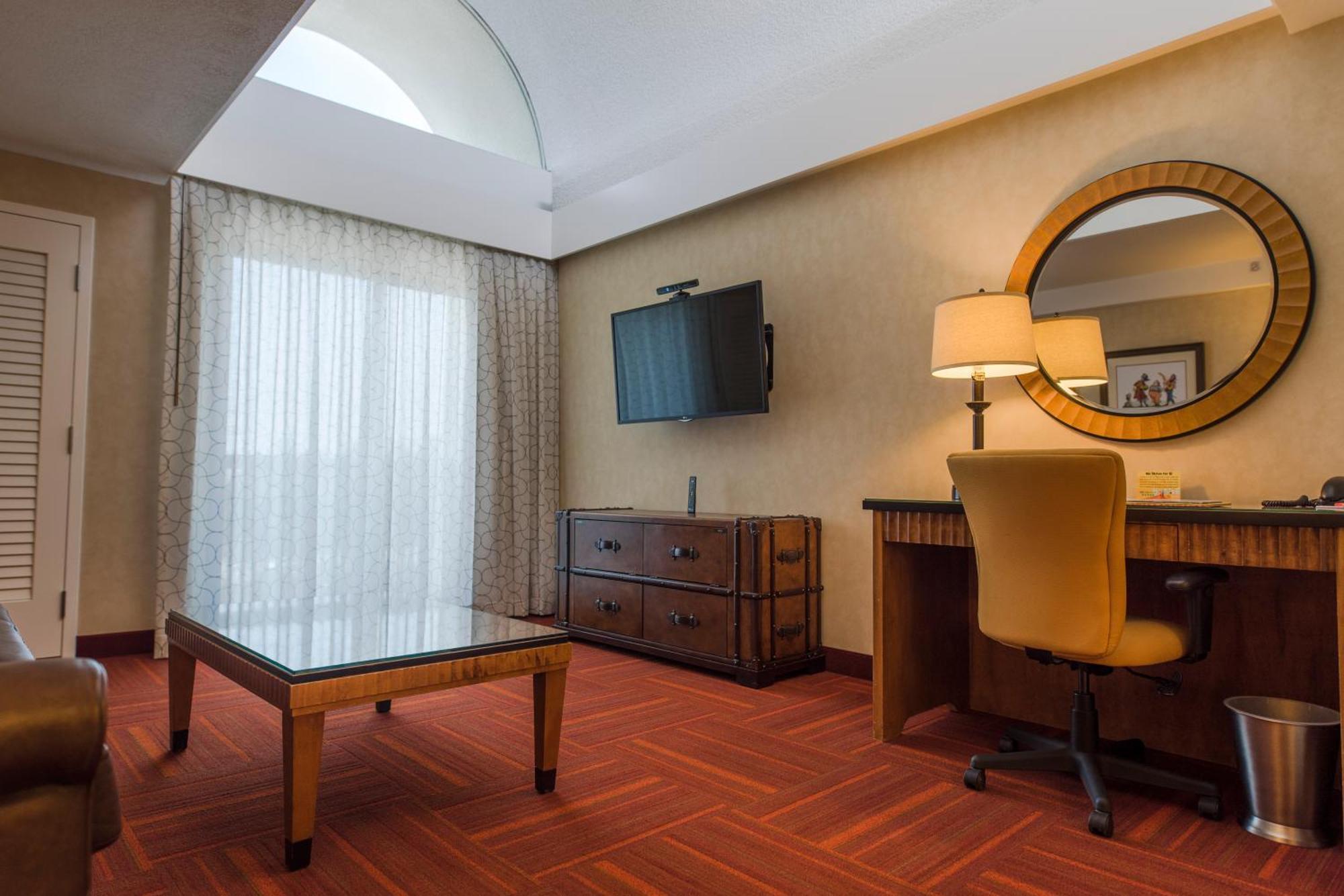 ฮาวเวิร์ด จอห์นสัน บาย วินด์แฮม แอนาไฮม์ โฮเต็ล แอนด์ วอเตอร์ เพลย์กราวด์ Hotel ภายนอก รูปภาพ