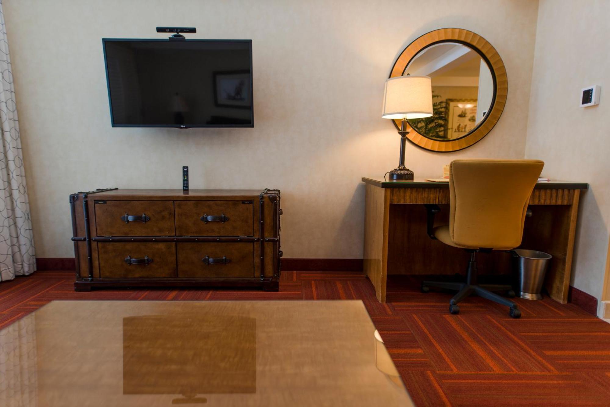 ฮาวเวิร์ด จอห์นสัน บาย วินด์แฮม แอนาไฮม์ โฮเต็ล แอนด์ วอเตอร์ เพลย์กราวด์ Hotel ภายนอก รูปภาพ