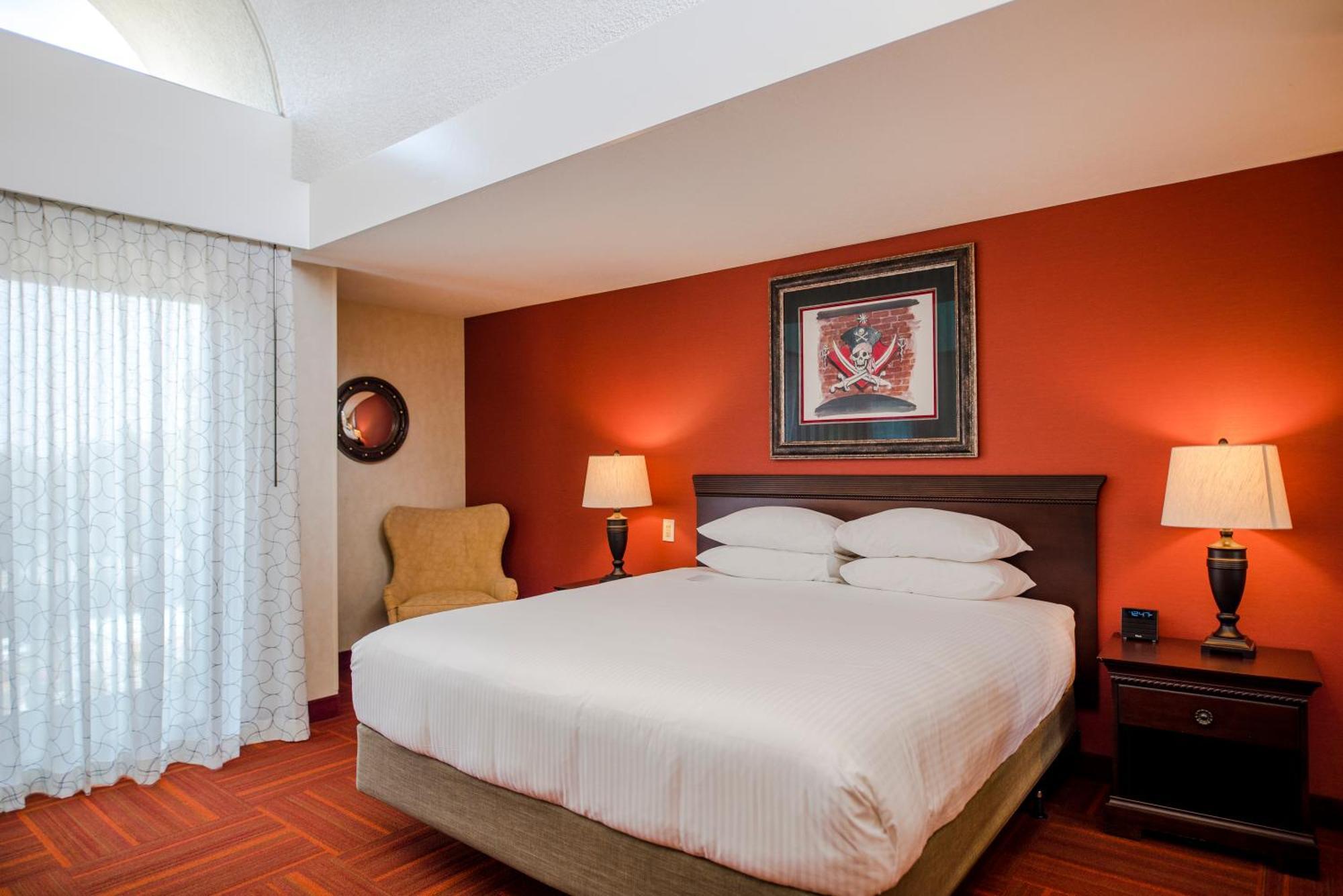 ฮาวเวิร์ด จอห์นสัน บาย วินด์แฮม แอนาไฮม์ โฮเต็ล แอนด์ วอเตอร์ เพลย์กราวด์ Hotel ภายนอก รูปภาพ