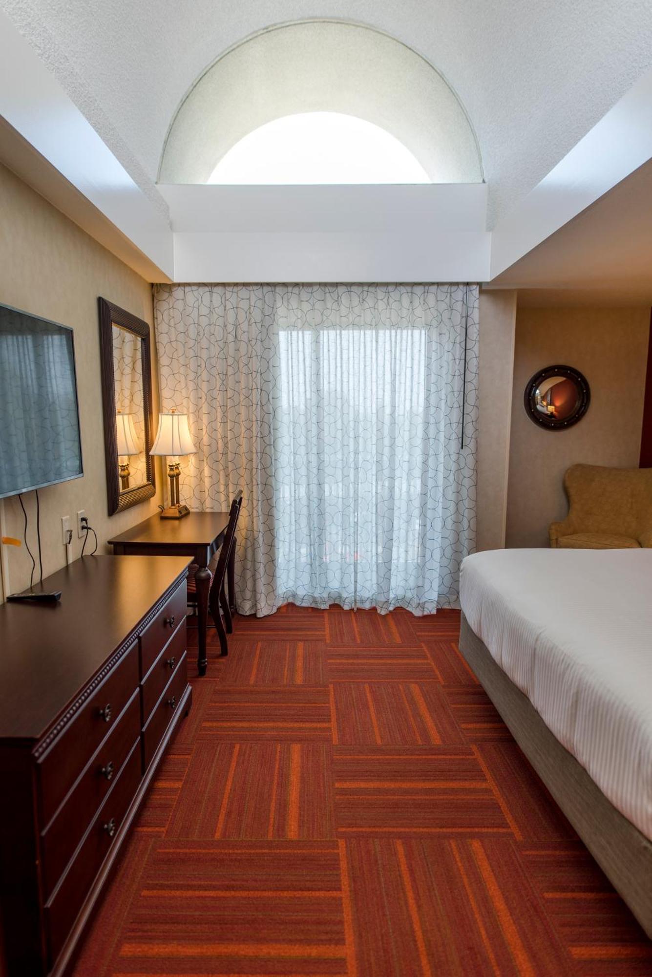 ฮาวเวิร์ด จอห์นสัน บาย วินด์แฮม แอนาไฮม์ โฮเต็ล แอนด์ วอเตอร์ เพลย์กราวด์ Hotel ภายนอก รูปภาพ