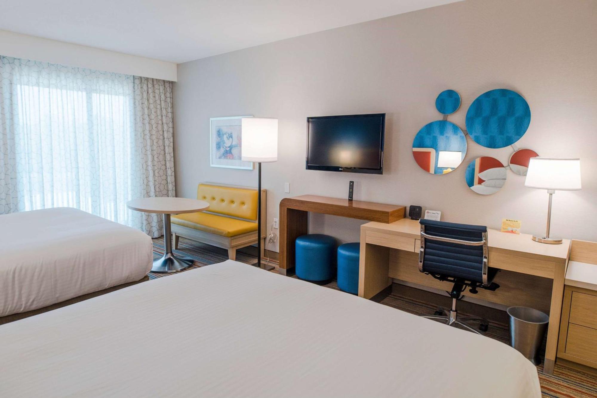ฮาวเวิร์ด จอห์นสัน บาย วินด์แฮม แอนาไฮม์ โฮเต็ล แอนด์ วอเตอร์ เพลย์กราวด์ Hotel ภายนอก รูปภาพ